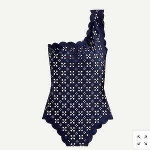 Scalloped one-shoulder swimsuit